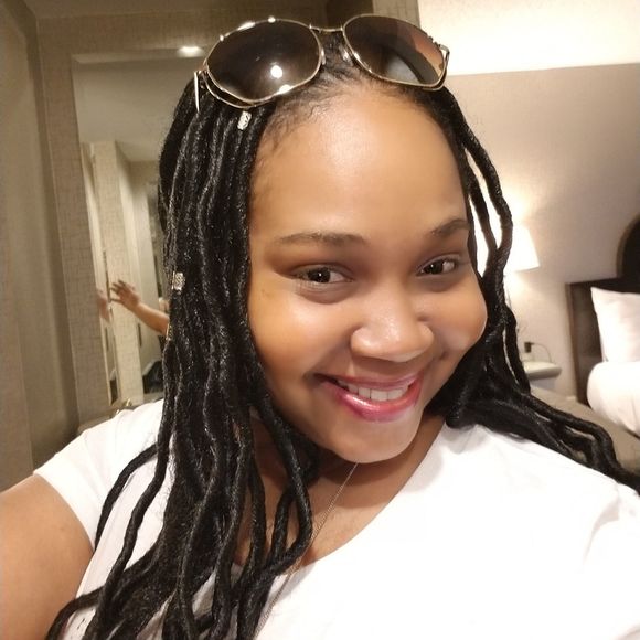 Meet your Posher, Stef - Picture 1 of 1